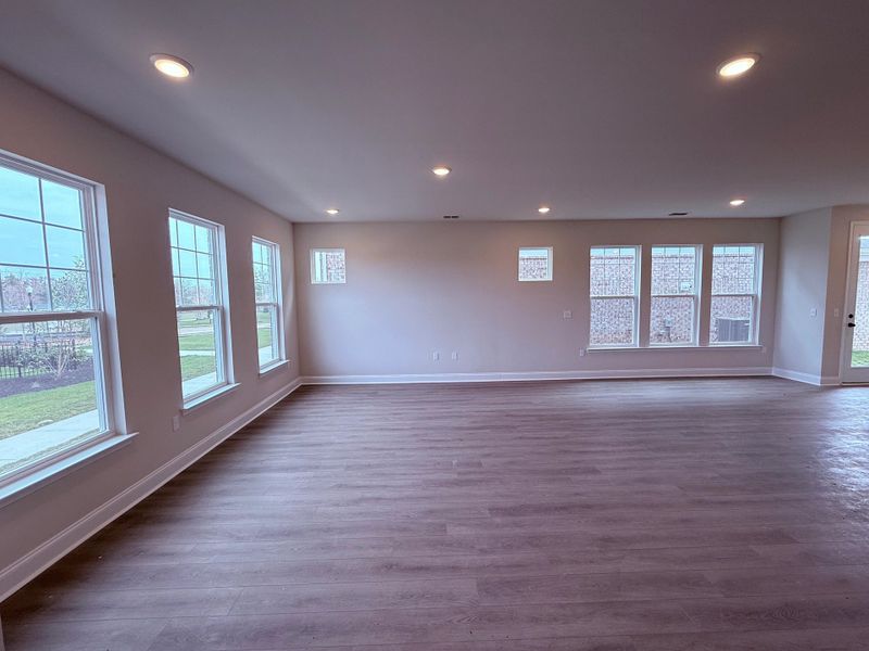 Spacious, unfurnished interior of a new home in Promenade at Clari Park, Murfreesboro (Image 13).