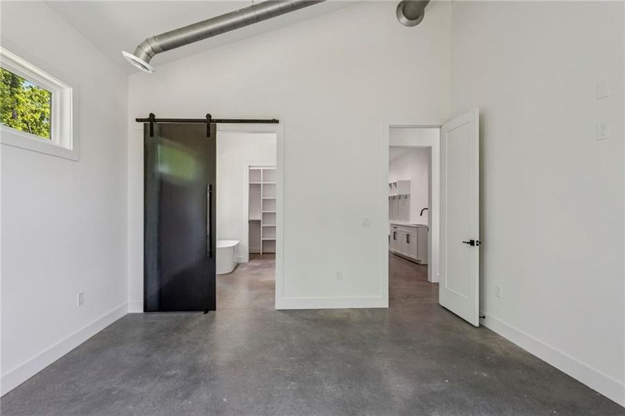 Spacious, unfurnished interior of a new home in , Marietta (Image 34).