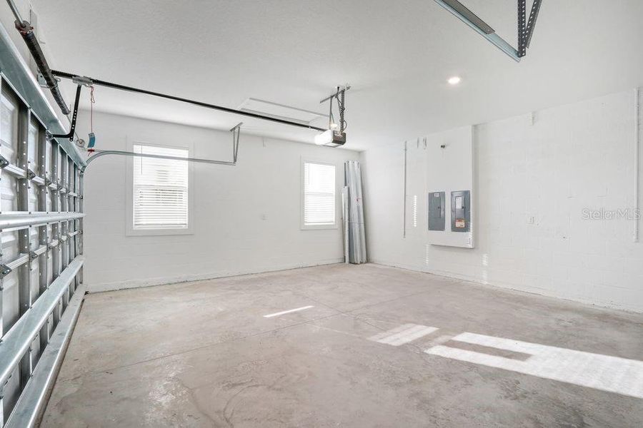 Spacious, unfurnished interior of a new home in Palms at Coasterra, Palmetto (Image 21).