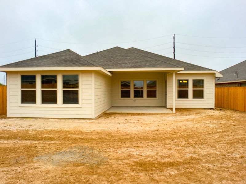 Representative exterior details of a home built from the Floor Plan 1816 by Colina Homes in Grand Magnolia, Magnolia (Image 28). Representative exterior details of a home built from the Floor Plan 1816 by Colina Homes in Grand Magnolia, Magnolia (Image 28).