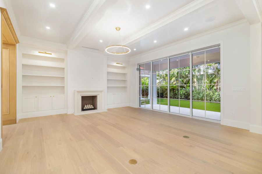 Spacious, unfurnished interior of a new home in , West Palm Beach (Image 47).