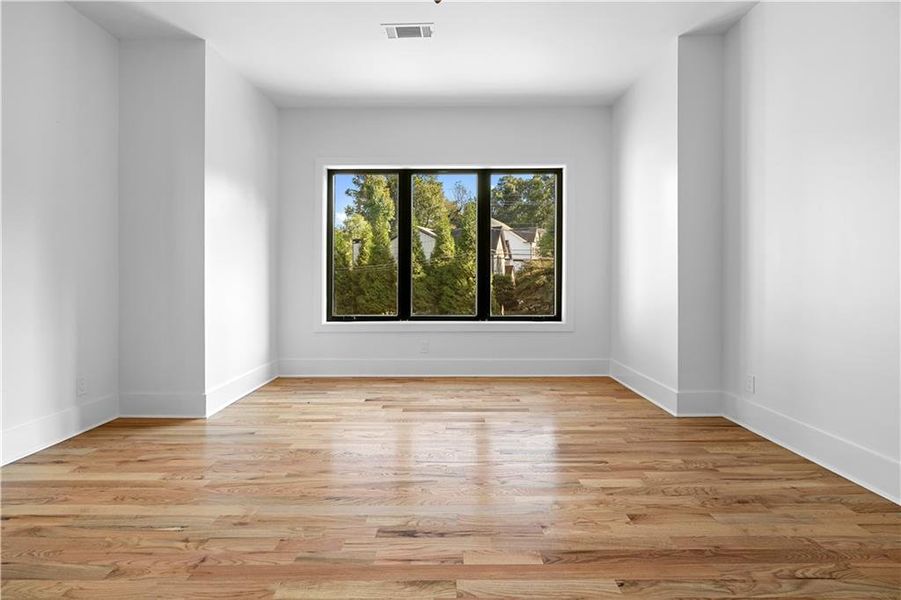 Spacious, unfurnished interior of a new home in , Atlanta (Image 70).