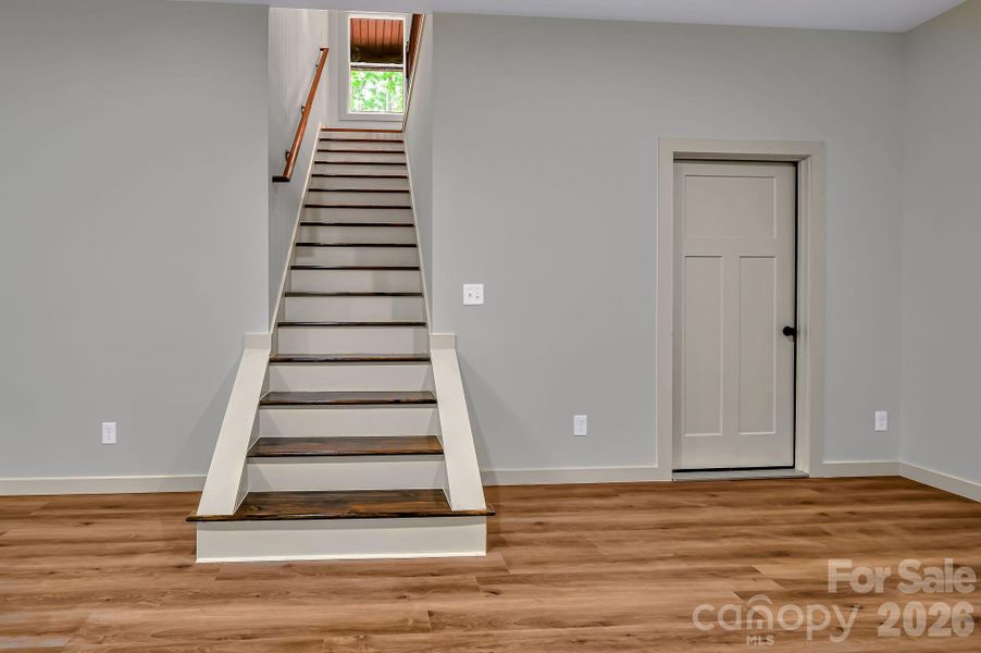 Spacious, unfurnished interior of a new home in , Waynesville (Image 7).