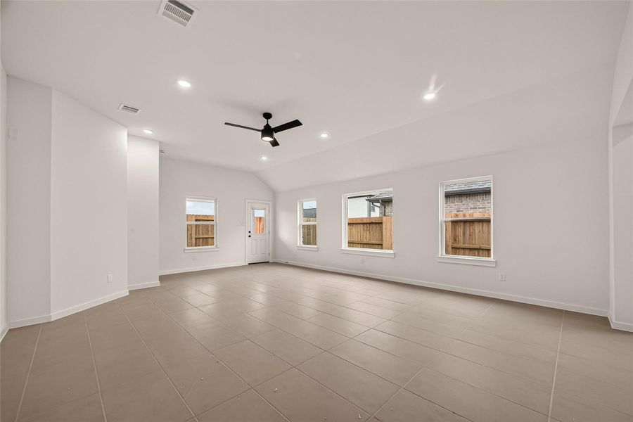Spacious, unfurnished interior of a new home in Foxtail Palms, Manvel (Image 26). Spacious, unfurnished interior of a new home in Foxtail Palms, Manvel (Image 26).