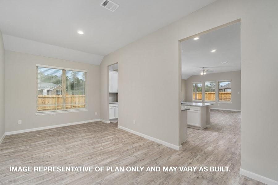 Spacious, unfurnished interior of a new home in River Ranch Estates, Dayton (Image 11).