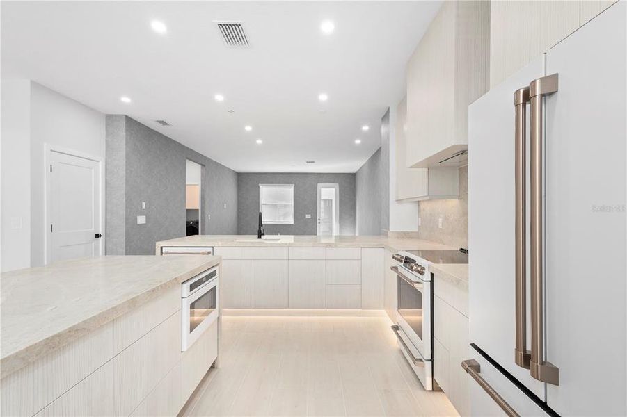 Furnished interior view inside a new home in , Sarasota (Image 7).