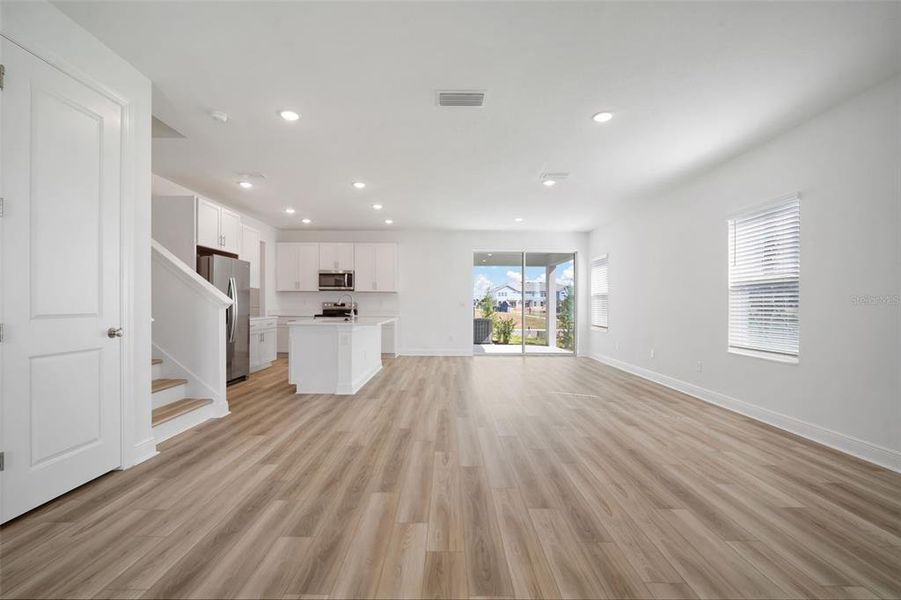 Spacious, unfurnished interior of a new home in North River Ranch, Parrish (Image 19).