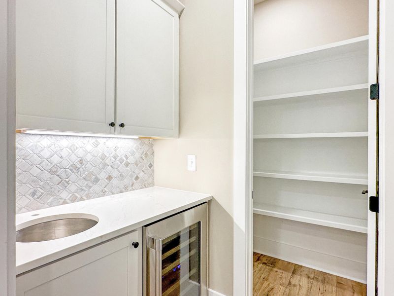 Furnished interior view inside a new home in , Ravenel (Image 9).