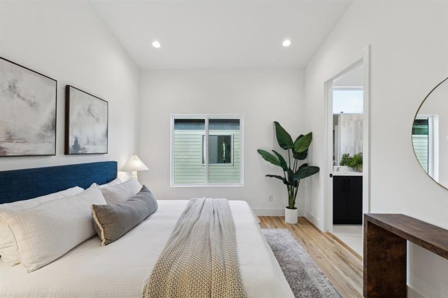 Furnished interior view inside a new home in , Dallas (Image 24).