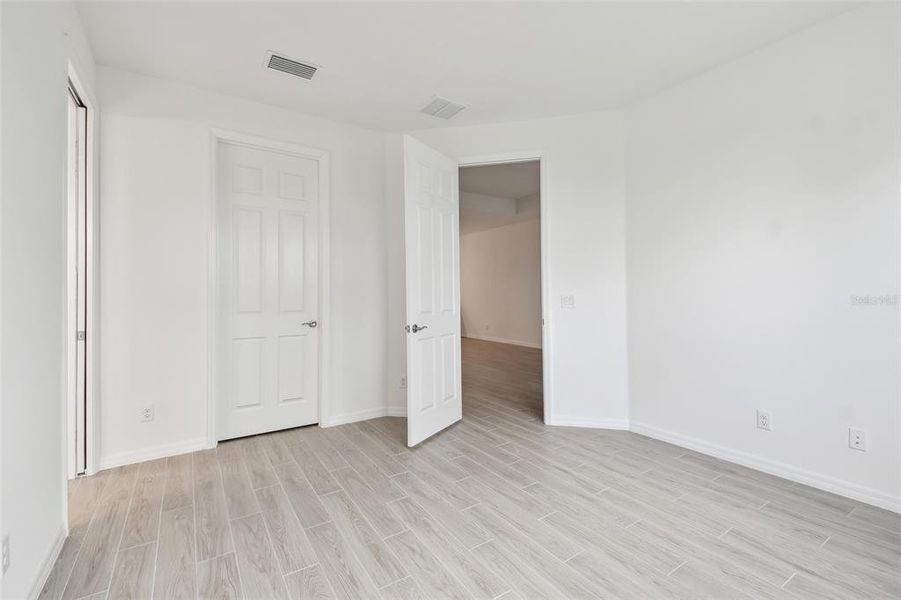 Spacious, unfurnished interior of a new home in Sweetwater at Lakewood Ranch, Lakewood Ranch (Image 13).