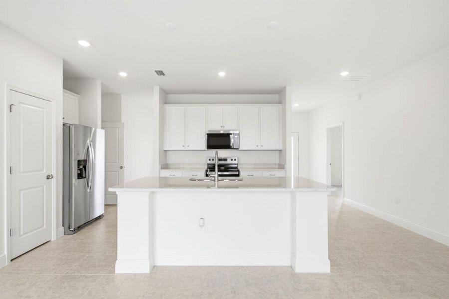 Furnished interior view inside a new home in Cape Coral, Cape Coral (Image 6).