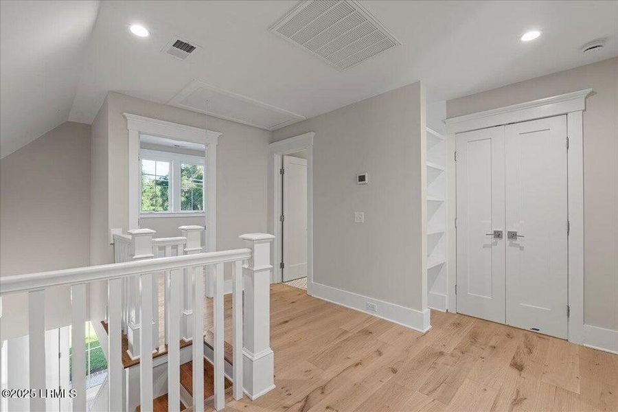 Spacious, unfurnished interior of a new home in , Beaufort (Image 15).