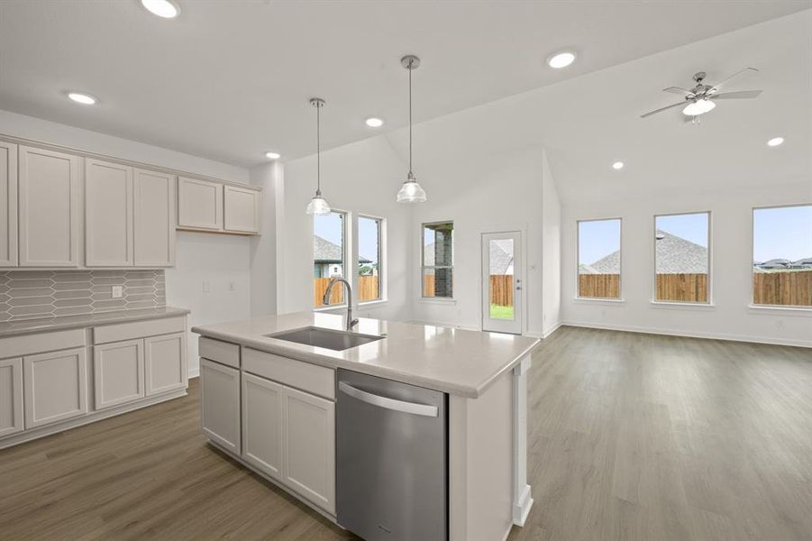 6924 Freight Train- Kitchen-4 6924 Freight Train- Kitchen-4