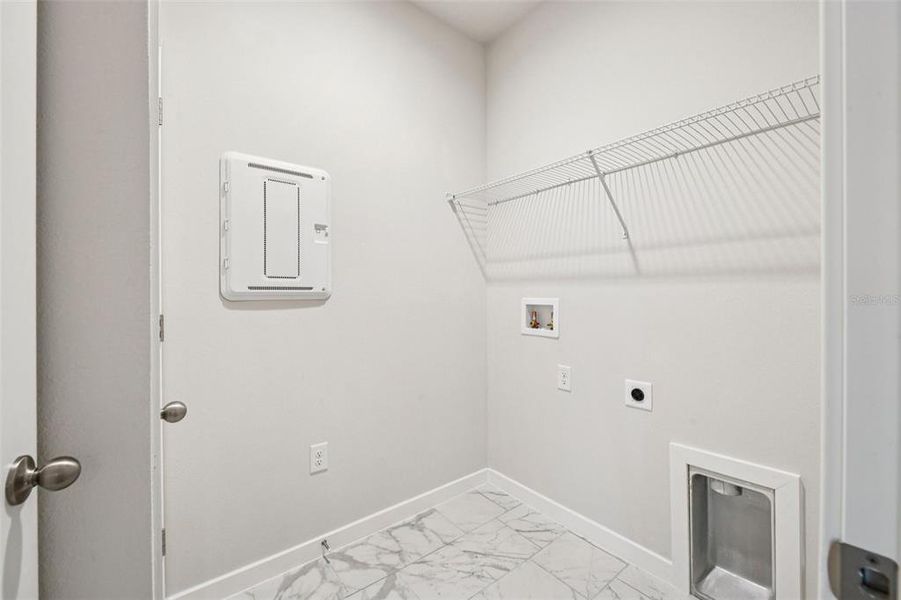 Spacious, unfurnished interior of a new home in , Deland (Image 21).