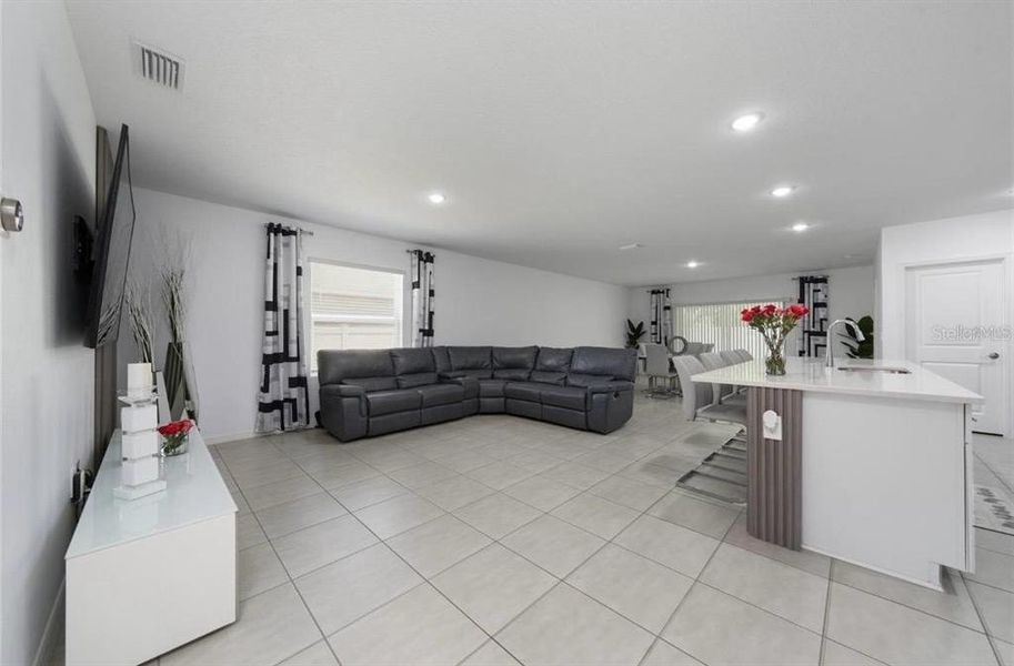 Furnished interior view inside a new home in , Kissimmee (Image 14).
