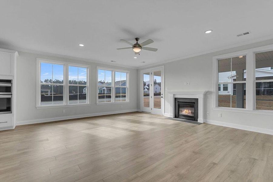Spacious, unfurnished interior of a new home in Kings River Preserve, Hollywood (Image 29).