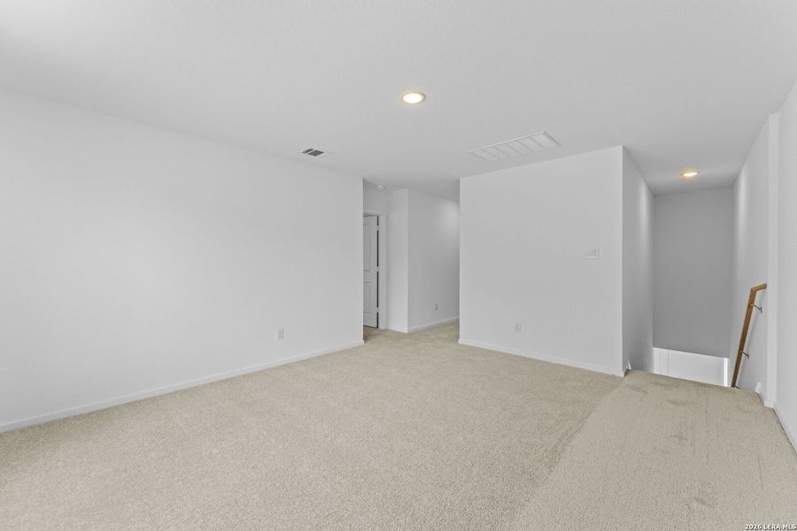 Spacious, unfurnished interior of a new home in Waterwheel, San Antonio (Image 32).