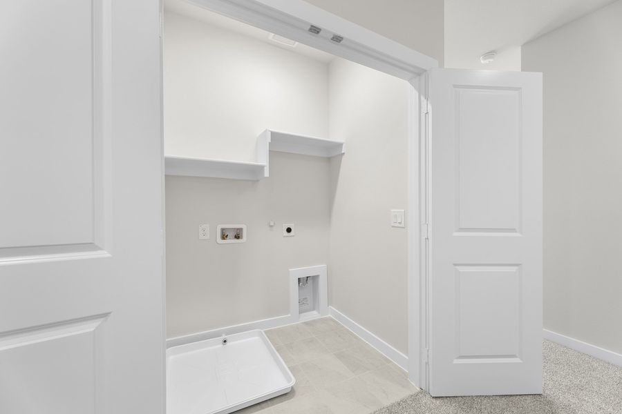 Spacious, unfurnished interior of a new home in Wildridge, Oak Point (Image 24).