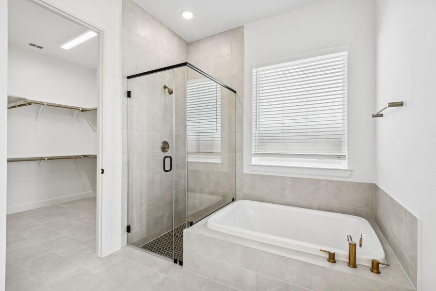 Furnished interior view inside a new home in Harvest Green 45', Richmond (Image 9).