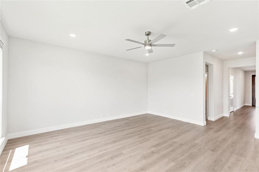 Spacious, unfurnished interior of a new home in Arcadia Trails, Balch Springs (Image 27). Spacious, unfurnished interior of a new home in Arcadia Trails, Balch Springs (Image 27).