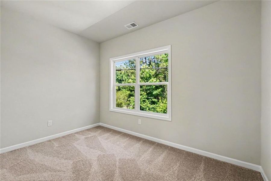 Spacious, unfurnished interior of a new home in , Gainesville (Image 13).
