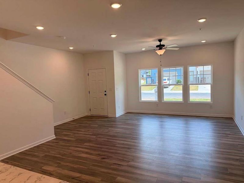 Spacious, unfurnished interior of a new home in Laurelwood, Douglasville (Image 15).