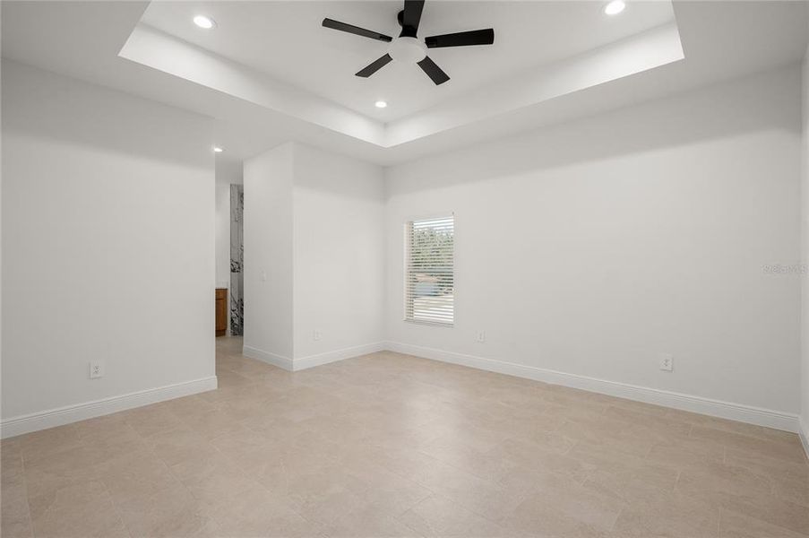 Spacious, unfurnished interior of a new home in , Orange City (Image 30).