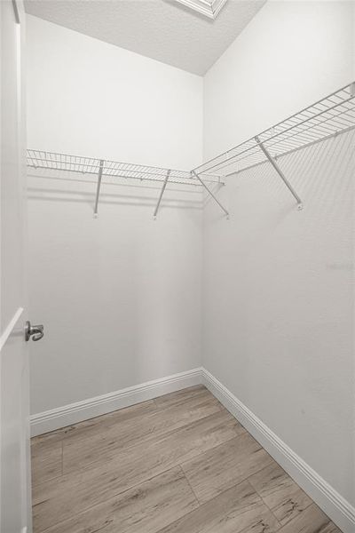 Spacious, unfurnished interior of a new home in , Ocala (Image 24).