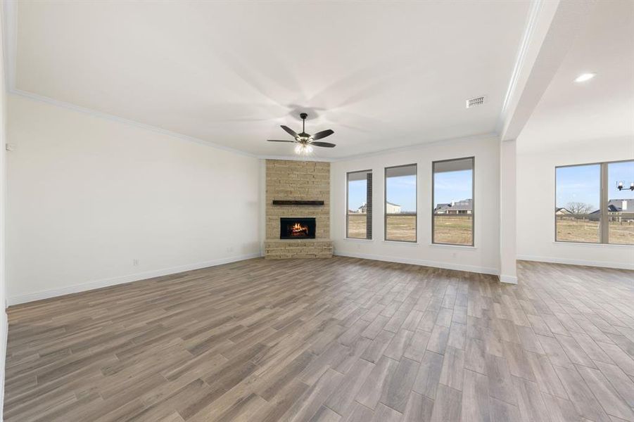 Spacious, unfurnished interior of a new home in , Waxahachie (Image 27).