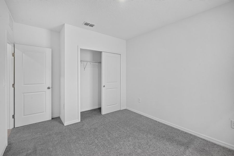 Spacious, unfurnished interior of a new home in Palm Wind, Hudson (Image 12).