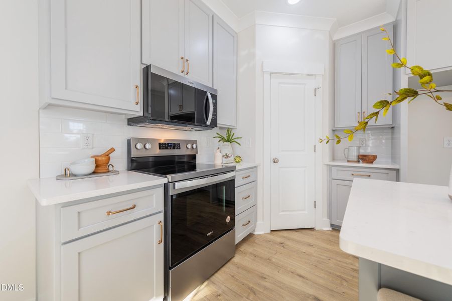 4251OldStageRdN-Interior-Web-12