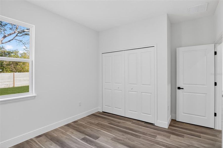 Spacious, unfurnished interior of a new home in , Citrus Springs (Image 20).