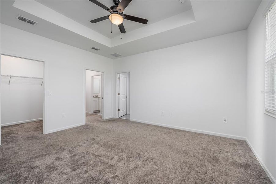 Spacious, unfurnished interior of a new home in , Davenport (Image 31).