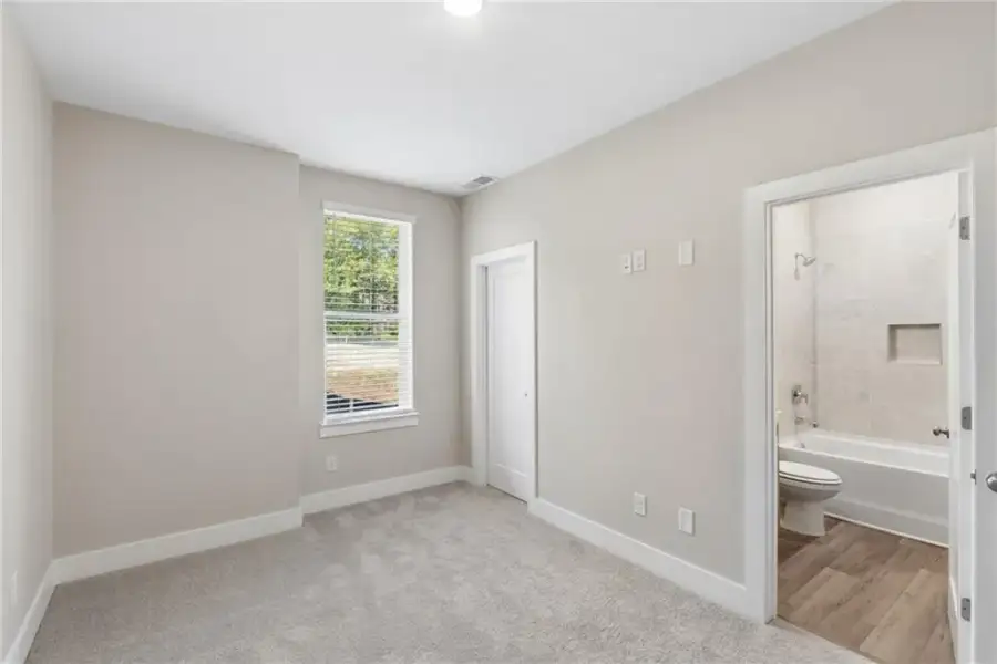 Spacious, unfurnished interior of a new home in Celesta, Scottdale (Image 25).