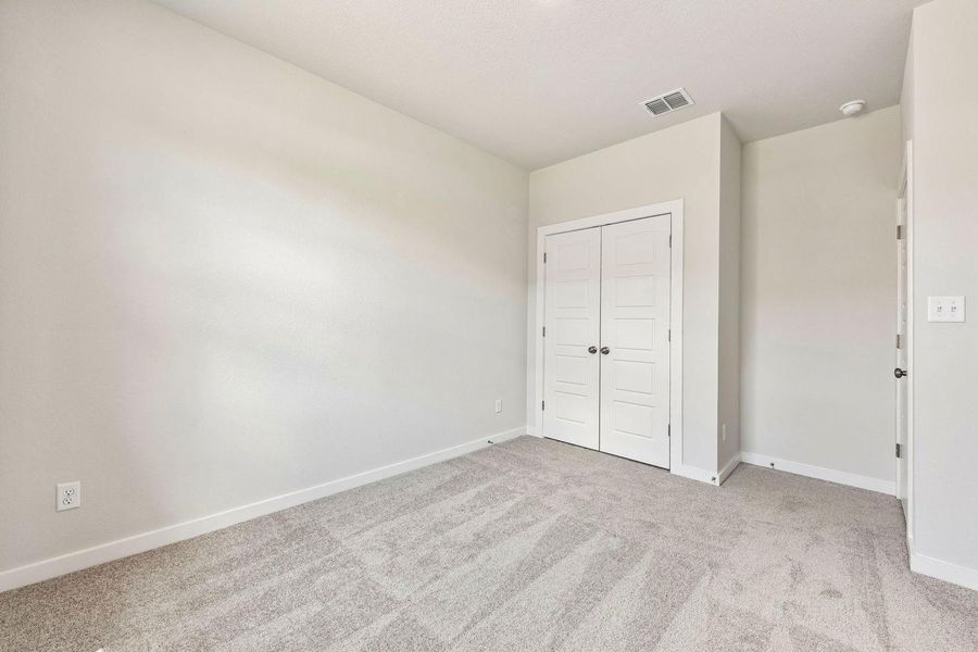 Spacious, unfurnished interior of a new home in Cloverleaf, Austin (Image 22).