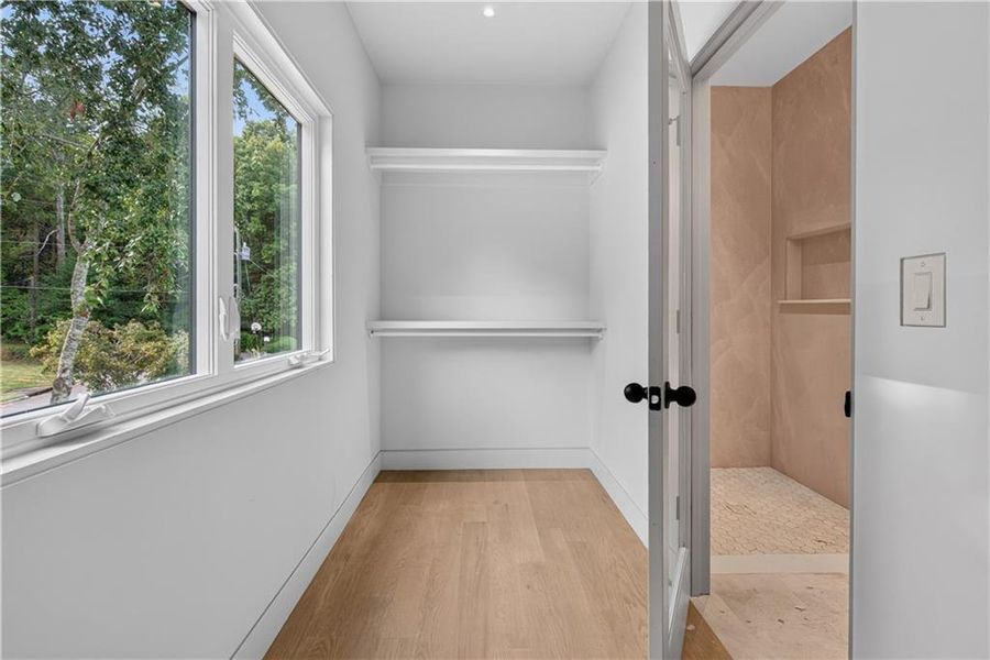 Spacious, unfurnished interior of a new home in , Dunwoody (Image 81).