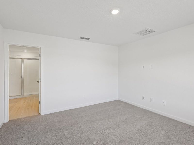 Spacious, unfurnished interior of a new home in Flagler Village - Signature Series, Palm Coast (Image 11).