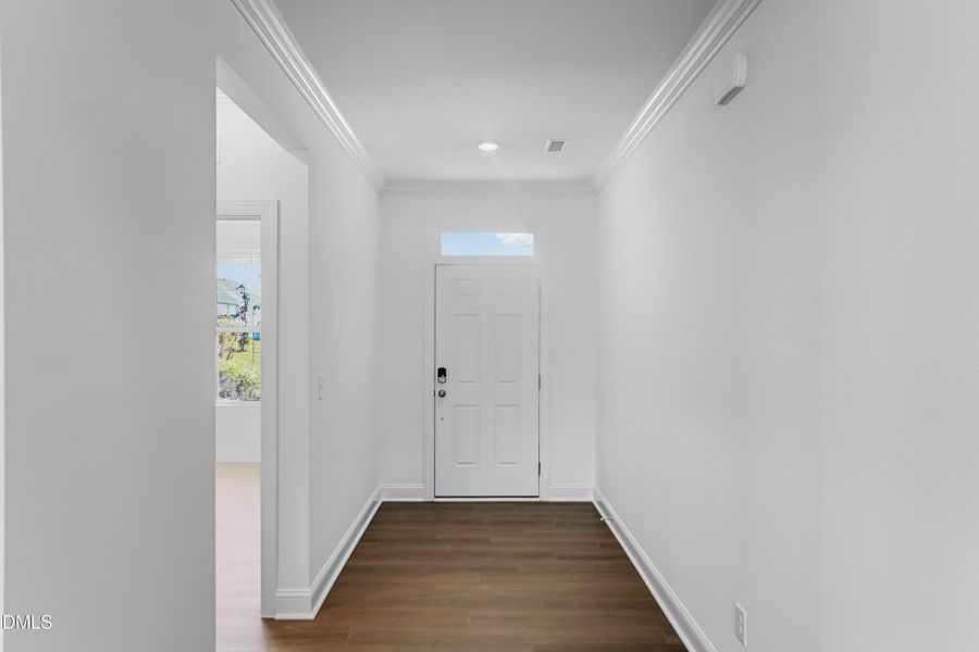 SUN_Stoneriver_Pic_EastmanIII_Foyer_1of1