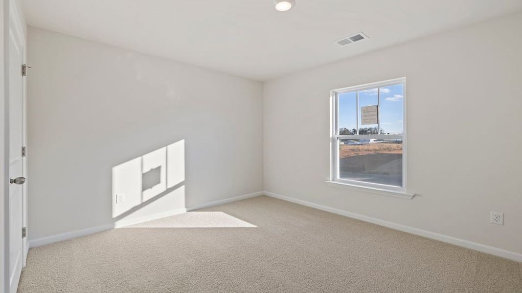 Spacious, unfurnished interior of a new home in Lakestone, Woodruff (Image 17).