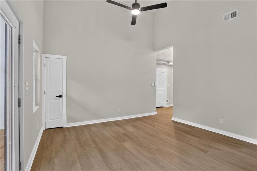Spacious, unfurnished interior of a new home in , Scottdale (Image 19).