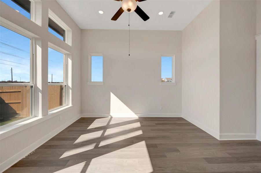 Spacious, unfurnished interior of a new home in , Katy (Image 28).