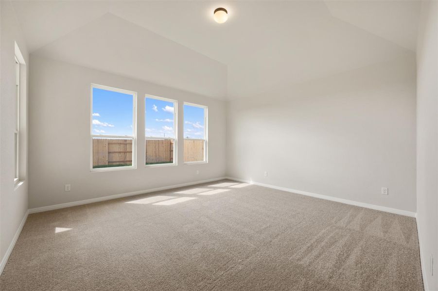 Spacious, unfurnished interior of a new home in The Colony, Bastrop (Image 27).