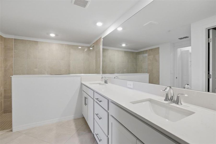 Furnished interior view inside a new home in Calusa Country Club, Lakewood Ranch (Image 8).