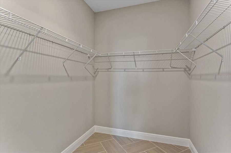 Spacious, unfurnished interior of a new home in , Winter Garden (Image 26).