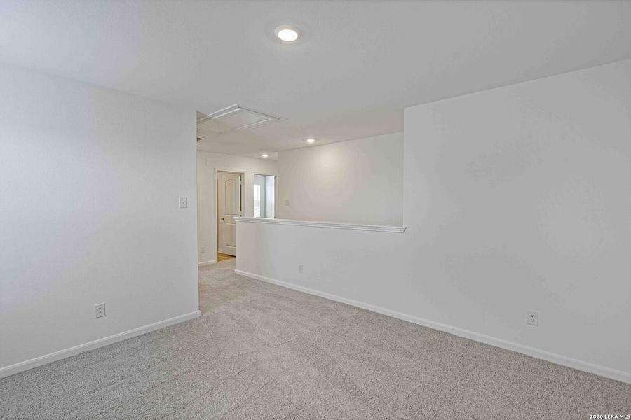 Spacious, unfurnished interior of a new home in , San Antonio (Image 9).