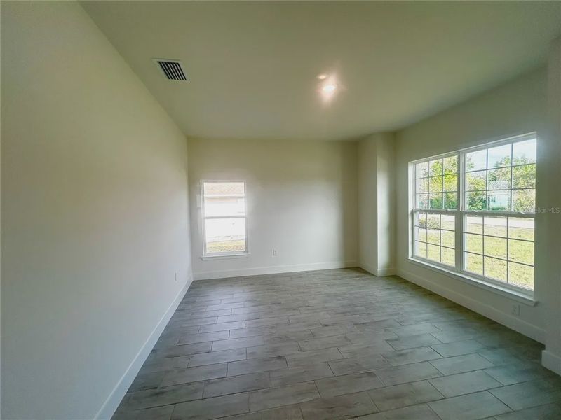 Spacious, unfurnished interior of a new home in Deep Creek, Punta Gorda (Image 13).