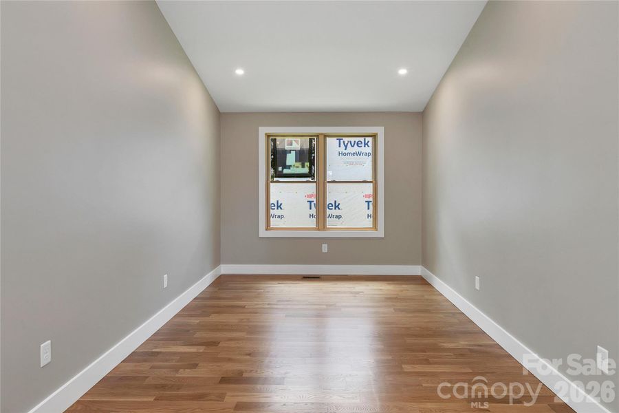 Spacious, unfurnished interior of a new home in , Brevard (Image 37).