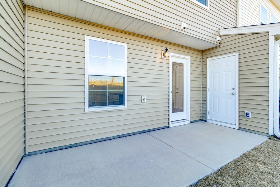 Exterior details and patio area of a home in Astoria, Columbia (Image 3).