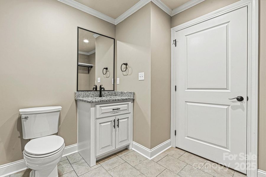 Half Bath/Entry View Half Bath/Entry View