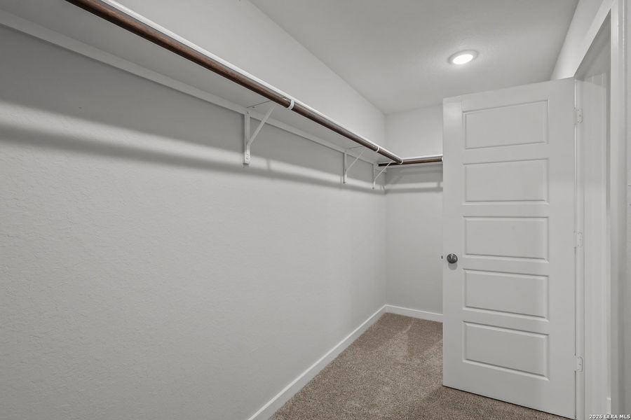 Spacious, unfurnished interior of a new home in Senna, Leon Valley (Image 24).